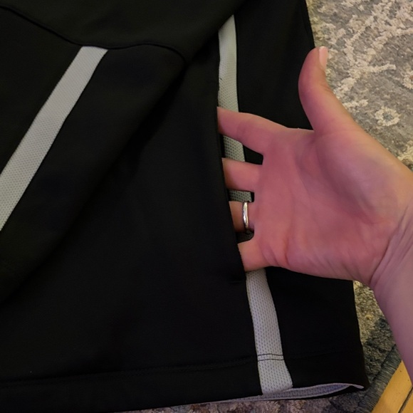 Nike Black and Gray Quarter-Zip Jacket - Picture 4 of 5